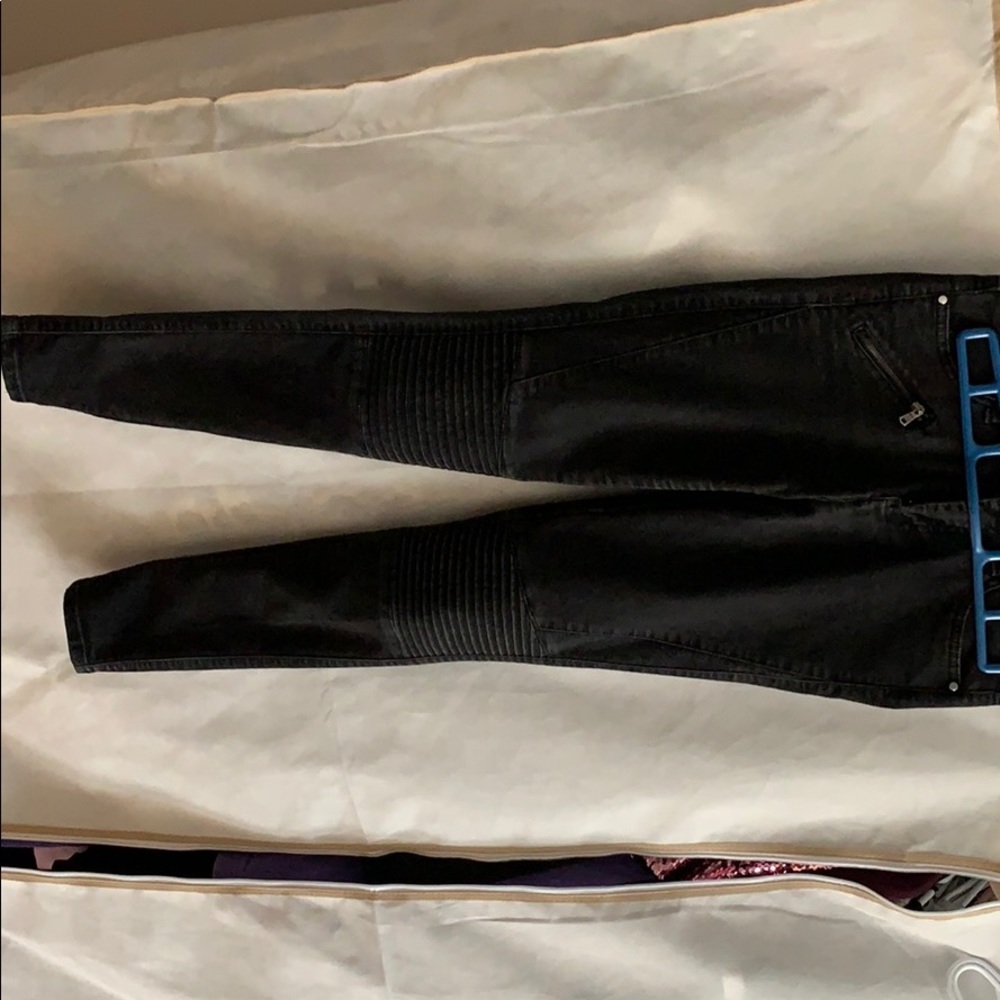 Black skinny jeans
